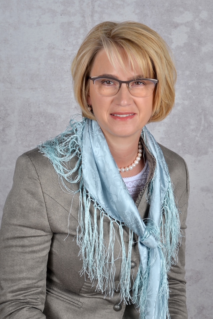 Annemarie Renz, Mag. Dr. MA